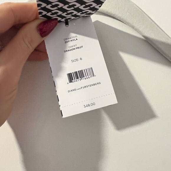 DVF MYLA Bodycon dress Sz. 6 in Dragon Fruit CLASSIC! *MSRP: $348+tax - Picture 8 of 9